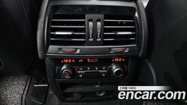 BMW X5 2017 — photo 17