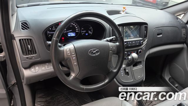 Hyundai Starex 2019 — photo 10