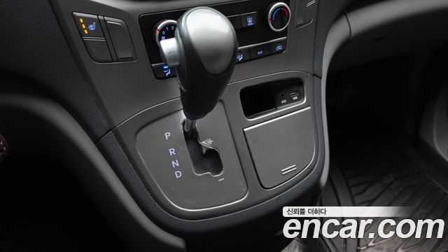 Hyundai Starex 2019 — photo 12
