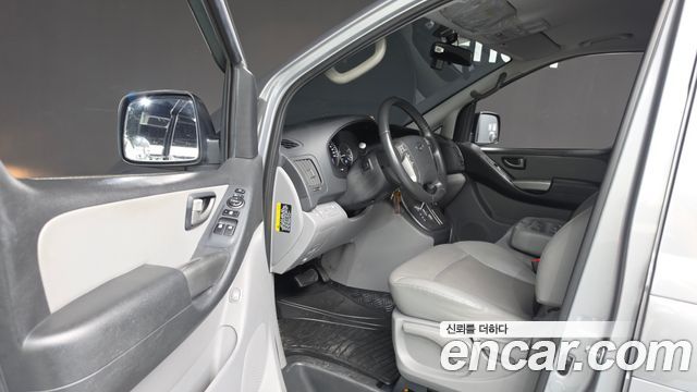Hyundai Starex 2019 — photo 13