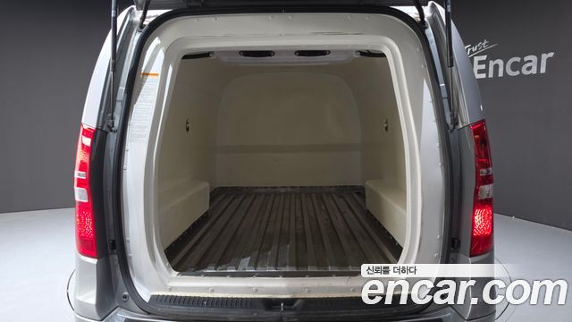 Hyundai Starex 2019 — photo 21