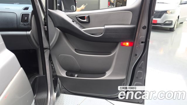 Hyundai Starex 2019 — photo 15