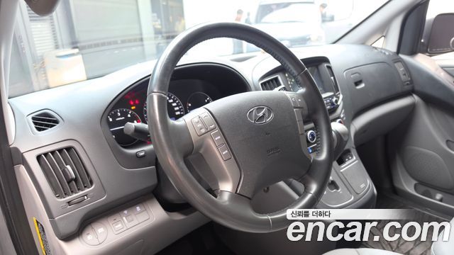 Hyundai Starex 2019 — photo 28