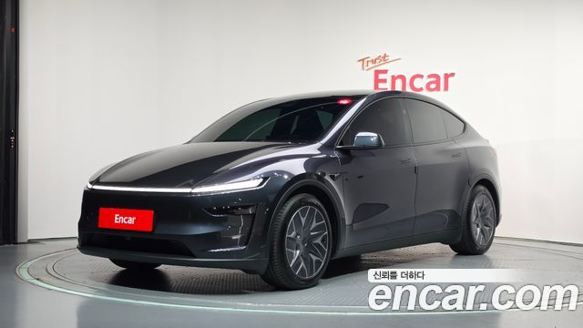 Tesla Model Y 2026 — photo 1