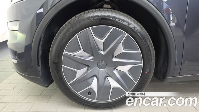Tesla Model Y 2026 — photo 5