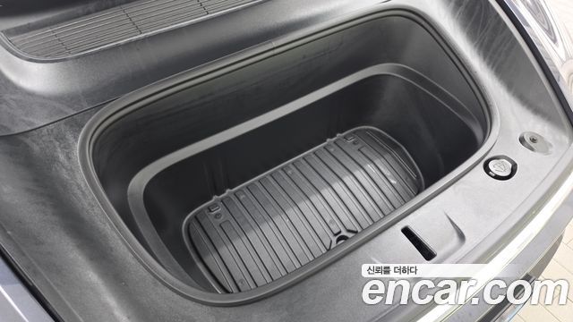 Tesla Model Y 2026 — photo 6