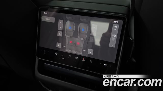 Tesla Model Y 2026 — photo 19