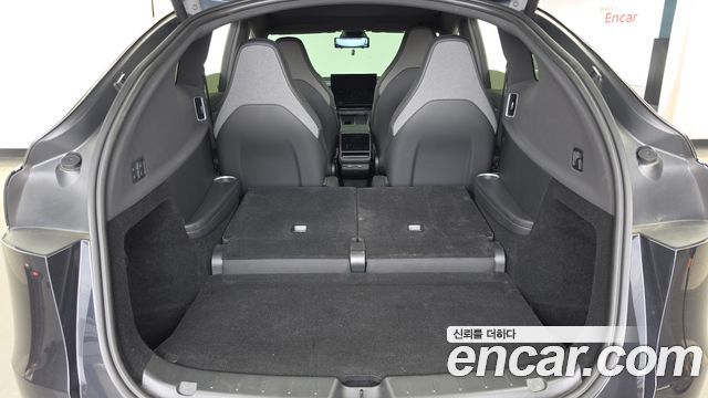Tesla Model Y 2026 — photo 20