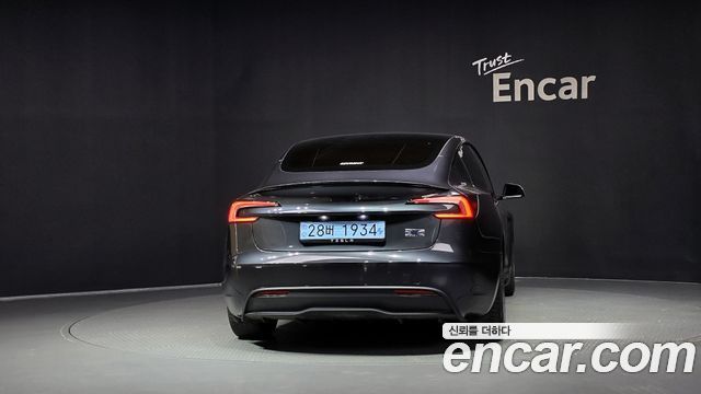 Tesla Model 3 2025 — photo 4