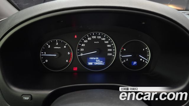 Hyundai Starex 2019 — photo 8