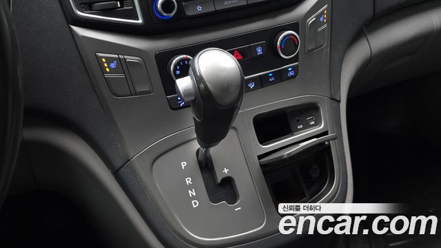 Hyundai Starex 2019 — photo 9