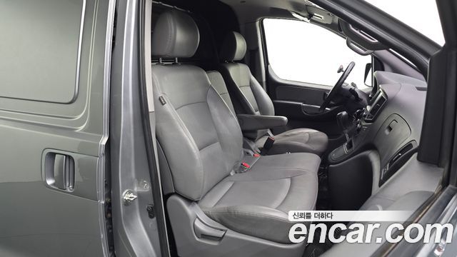 Hyundai Starex 2019 — photo 11