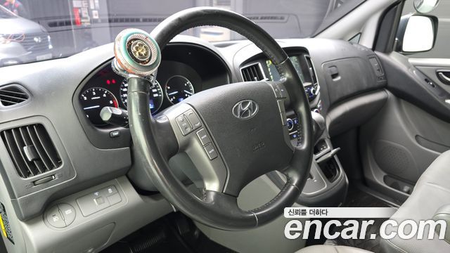 Hyundai Starex 2019 — photo 12