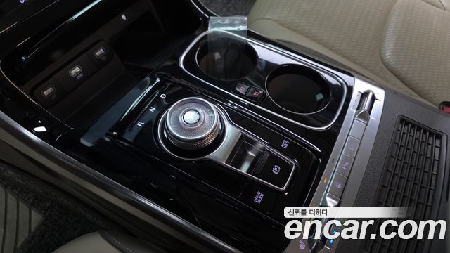 Kia Canival 2023 — photo 12