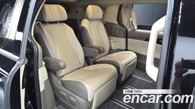 Kia Canival 2023 — photo 18