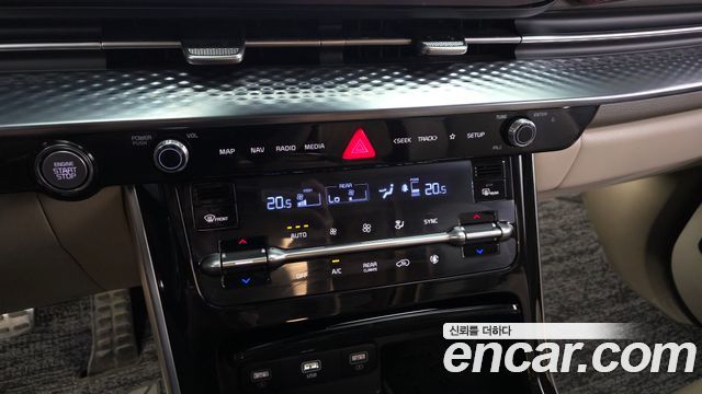 Kia Canival 2023 — photo 25