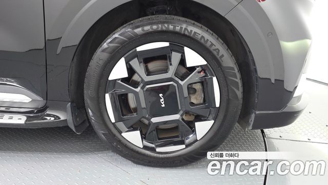 Kia Canival 2023 — photo 7