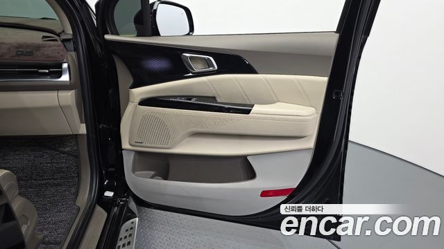 Kia Canival 2023 — photo 14
