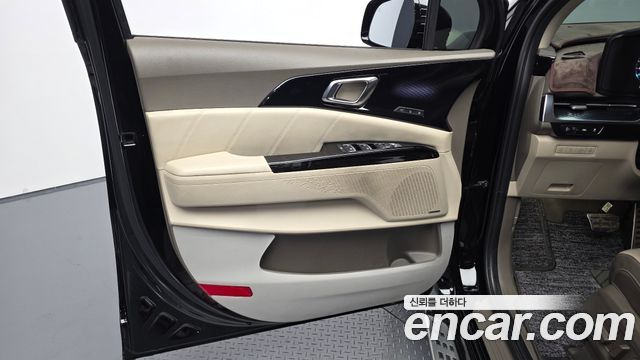 Kia Canival 2023 — photo 15
