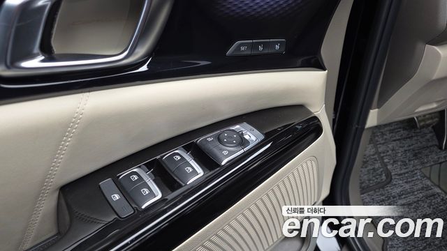 Kia Canival 2023 — photo 30