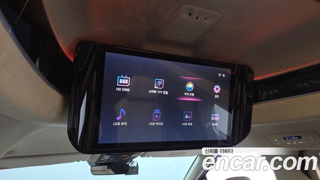 Kia Canival 2023 — photo 34