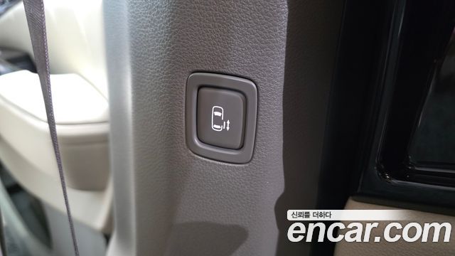 Kia Canival 2023 — photo 36