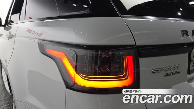 Land Rover Range Rover Sport 2019 — photo 9