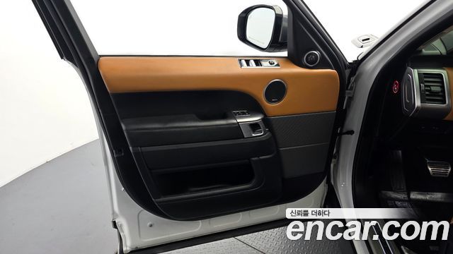Land Rover Range Rover Sport 2019 — photo 14