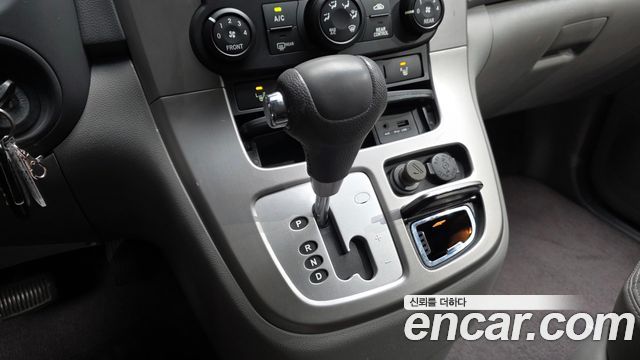 Kia Canival 2013 — photo 9