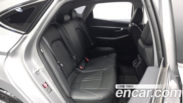 Hyundai Sonata 2022 — photo 11