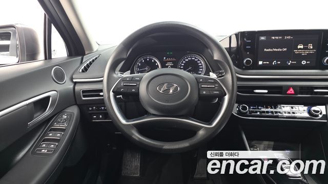 Hyundai Sonata 2022 — photo 12