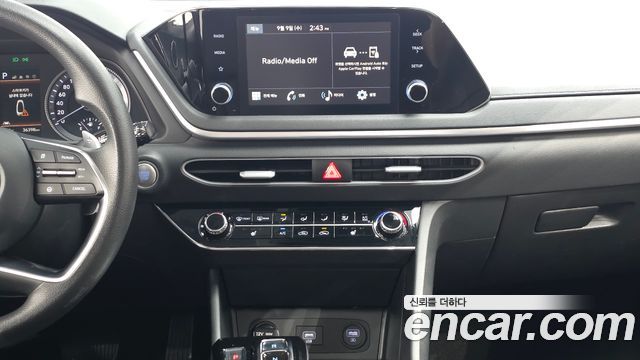 Hyundai Sonata 2022 — photo 13
