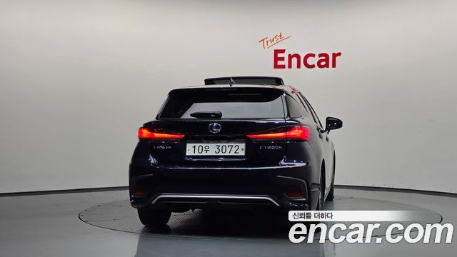 Lexus CT200h 2018 — photo 4