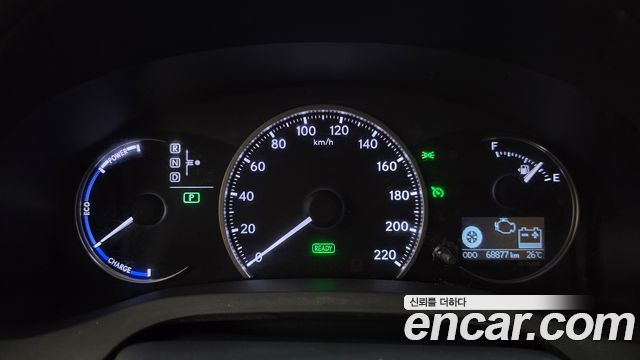 Lexus CT200h 2018 — photo 11