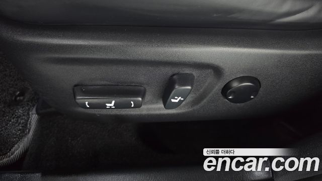 Lexus CT200h 2018 — photo 22