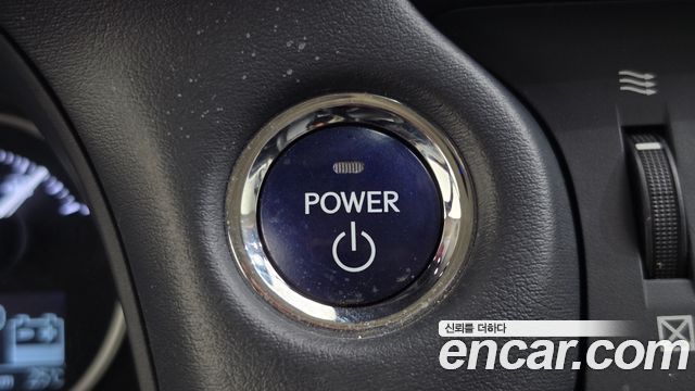 Lexus CT200h 2018 — photo 26