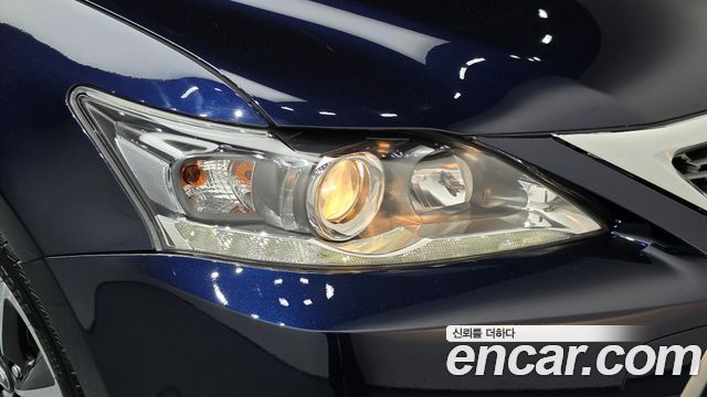 Lexus CT200h 2018 — photo 8