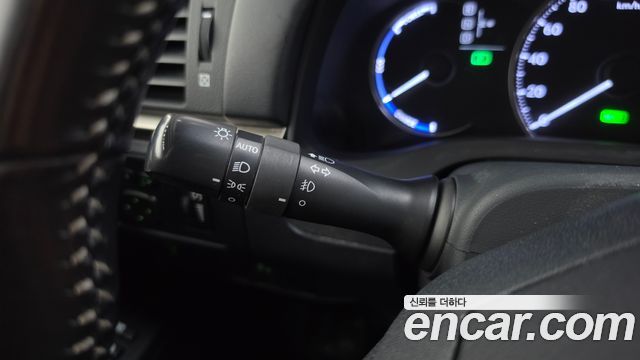 Lexus CT200h 2018 — photo 29