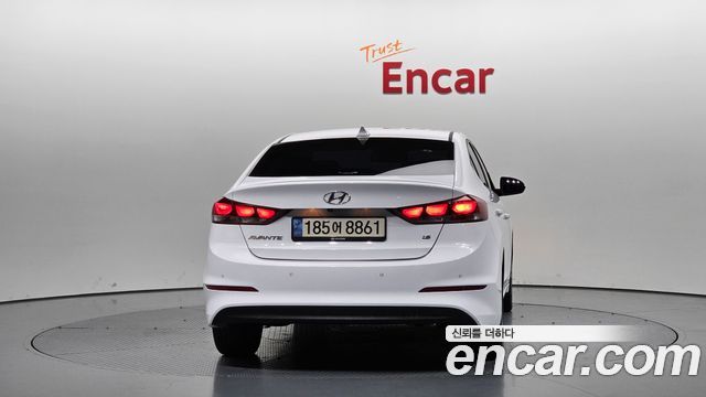 Hyundai AVANTE 2018 — photo 4