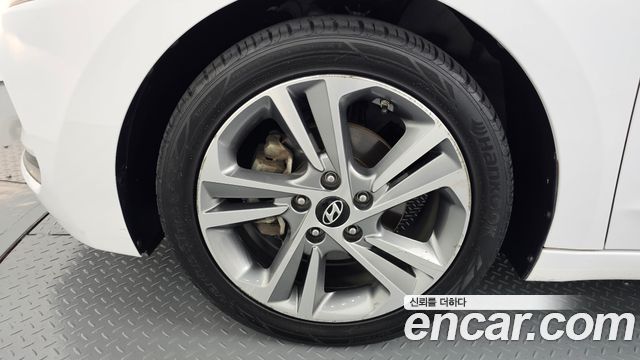 Hyundai AVANTE 2018 — photo 5