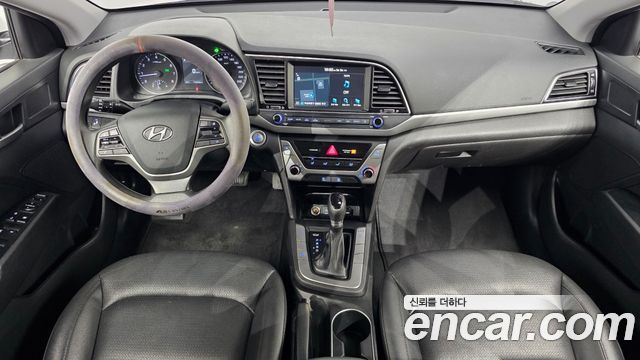 Hyundai AVANTE 2018 — photo 10