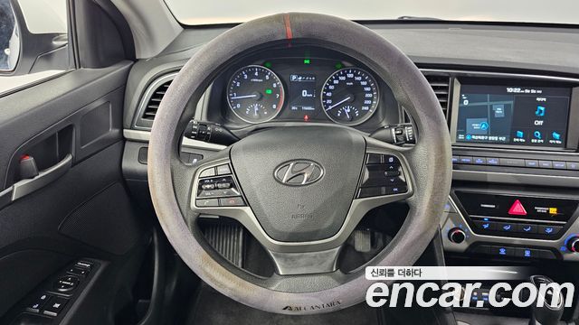 Hyundai AVANTE 2018 — photo 19