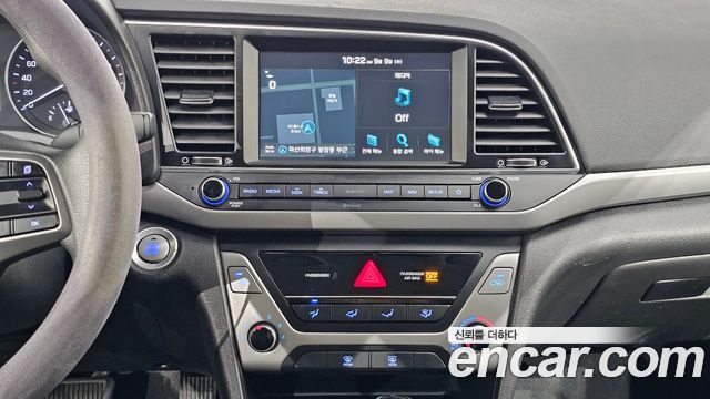 Hyundai AVANTE 2018 — photo 20