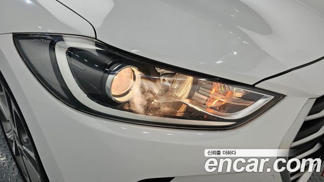 Hyundai AVANTE 2018 — photo 8