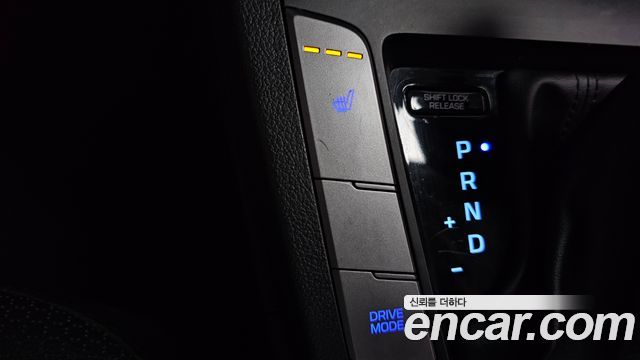 Hyundai AVANTE 2018 — photo 29