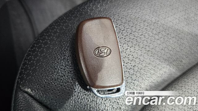 Hyundai AVANTE 2018 — photo 30