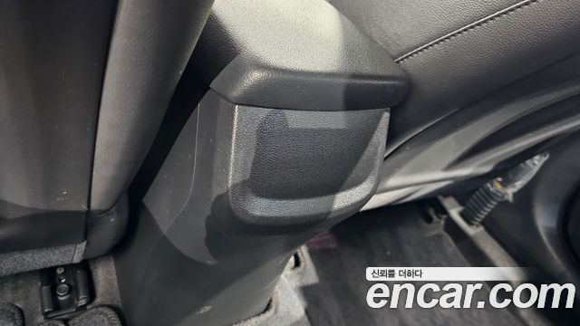 Hyundai AVANTE 2018 — photo 31
