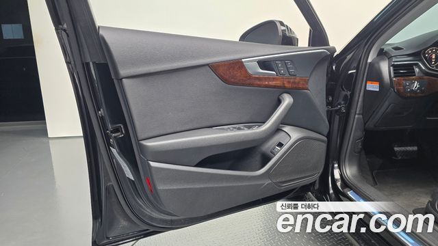 Audi A4 2016 — photo 14