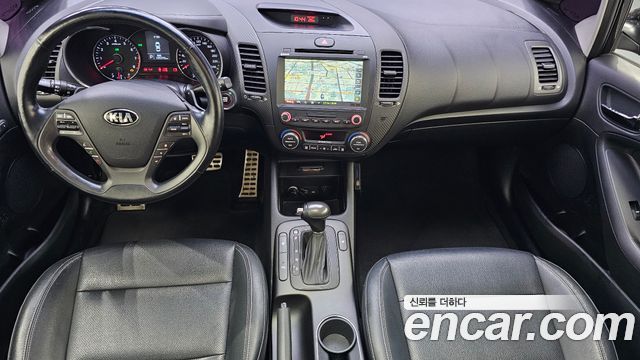 Kia K3 2013 — photo 10