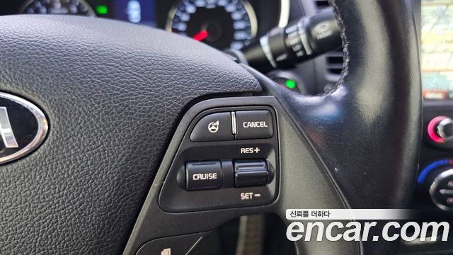 Kia K3 2013 — photo 29